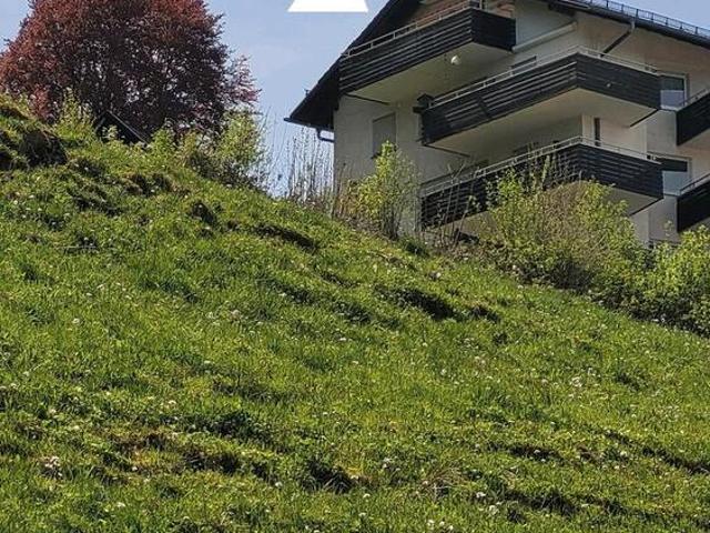 Große 5 Zimmer DG Wohnung mit Balkon