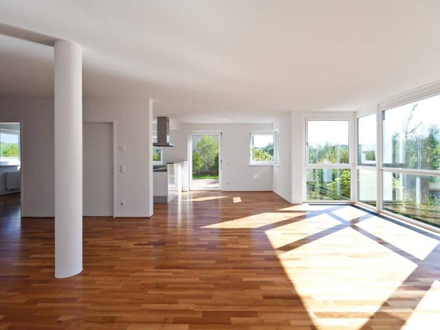 Große 6 Zimmer Maisonette mit Terrasse