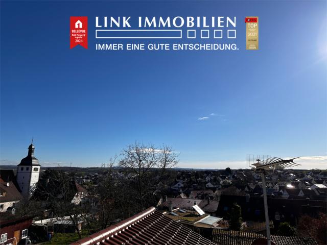 Große 6 Zimmer Wohnung mit möglichem Dachgeschossausbau!