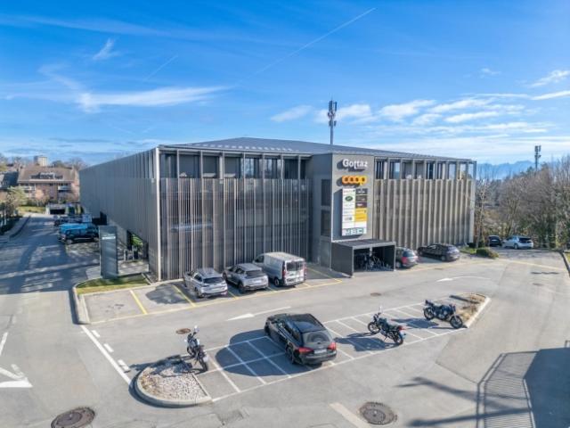 Große Arkade im Herzen des Gottaz Einkaufszentrums in Morges