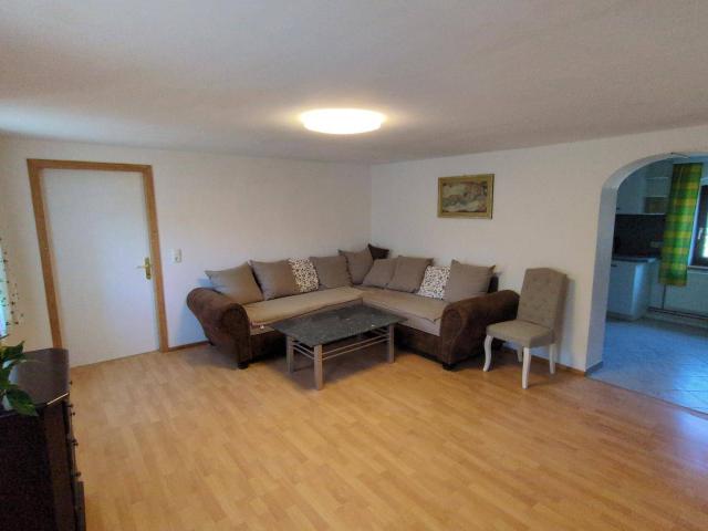Große günstige Wohnung in ruhiger Lage
