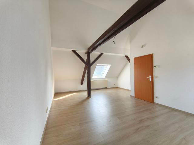 Große Dachgeschoßwohnung mit Balkon!
