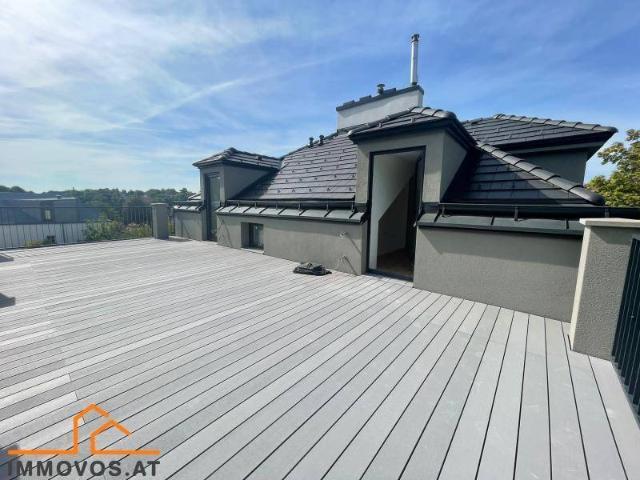 GROSSE DACHTERRASSE MIT WUNDERSCHÖNEM GRÜNBLICK