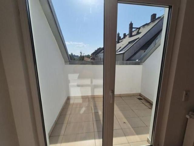 Große DG 3 Zimmer mit Lam Dachterrasse und Eckwanne in guter Lage!