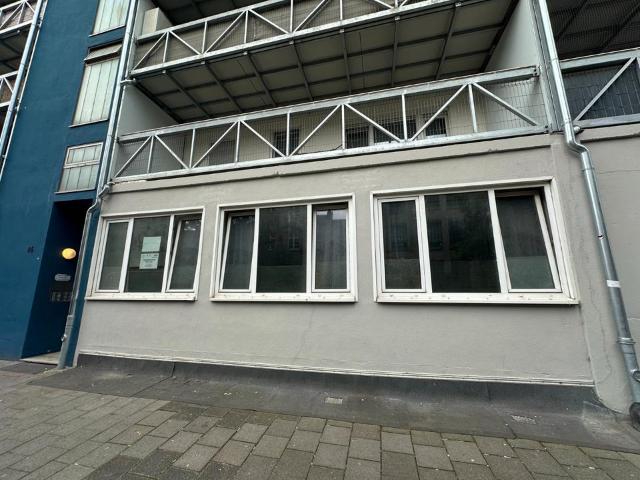 Große EigentumswohnungLaden im EG