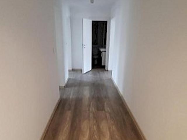 große helle 3 Zimmer Wohnung zentrale Lage im Dachgeschoss