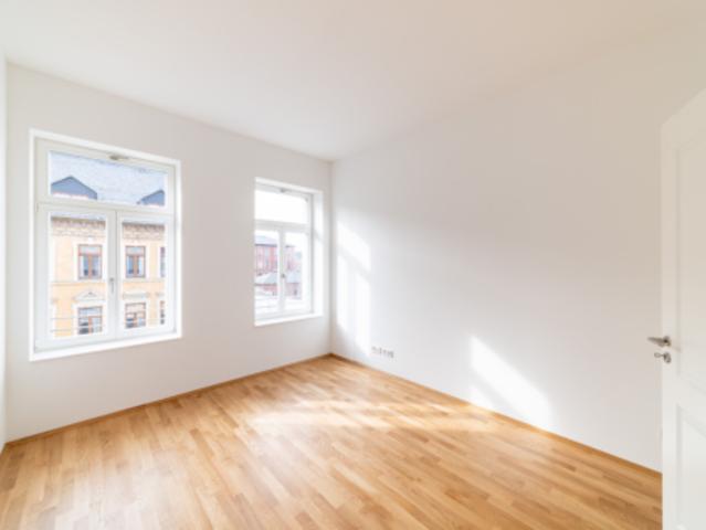 Große, helle 4 Raumwohnung mit Balkon inkl. EBK WE10