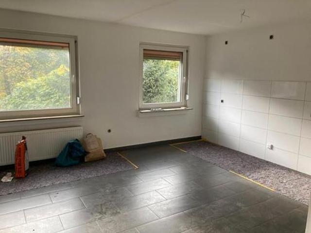 Große, helle Wohnung mit großer Küche und 2. WC renoviert