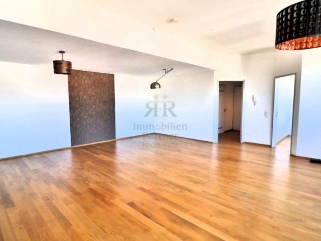 Schöne und gemütliche Wohnung im DG !