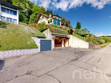 Große helle Villa mit offenem Blick und Grundstück von 1.205 m²