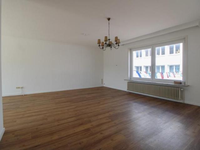 Große, modernisierte Maisonettewohnung mit Dachterrasse in der Heider Fußgängerzone