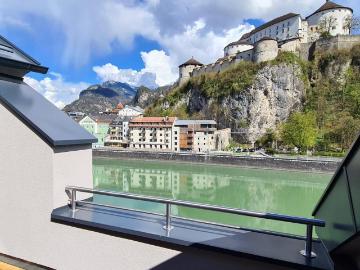 Große, neuwertige Maisonettewohnung auf zwei Ebenen mit Balkon und Festungsblick in Kufstein – provisionsfrei