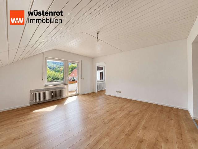 Große renovierte 5 Zimmerwohnung in Gammelshausen sofort bezugsfrei