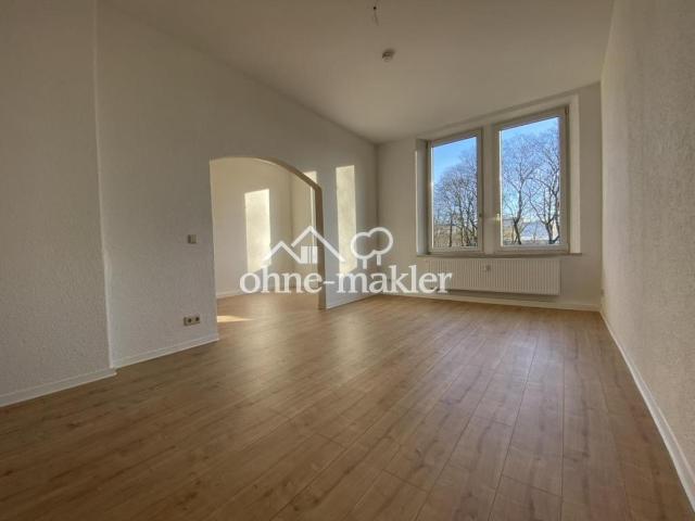 Große renovierte 2,5 Raumwohnung