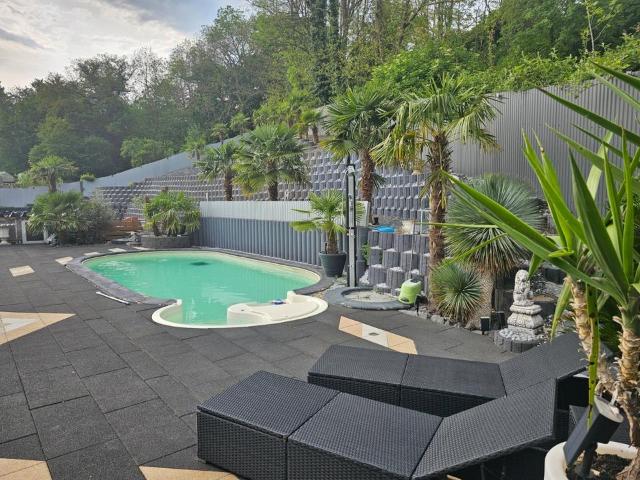 große Wohnung * Urlaubsgefühle mit Pool * ETW285,56 m² WflNfl