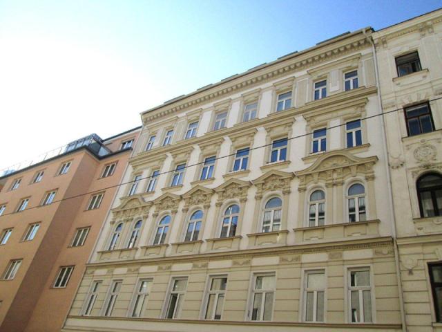 Große Wohnung im Stil Altbau, weitgehend ruhige Lage im 1. Obergeschoss Nähe Donaukanal!
