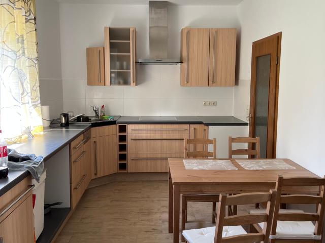 Große Wohnung in ruhiger Gegend