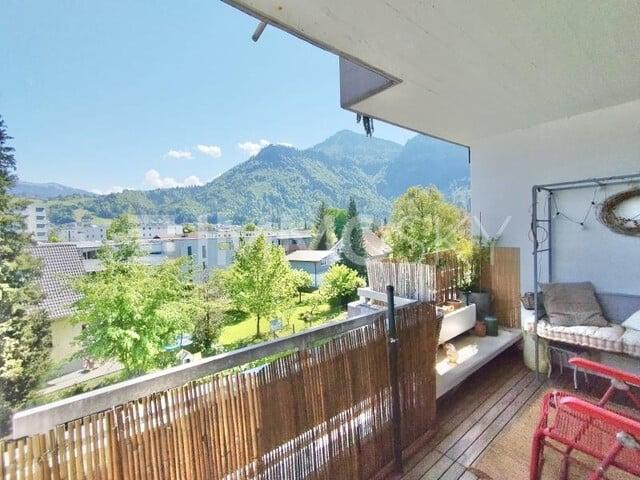 Große Wohnung, Lift und Carport!