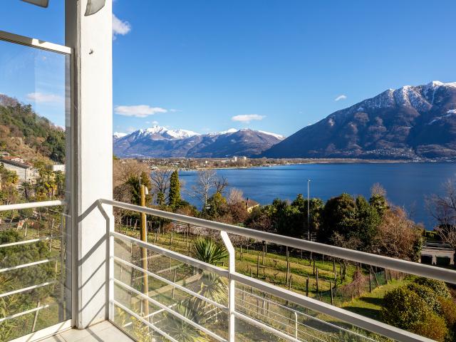 Große Wohnung mit Blick auf den See im Herzen von Minusio