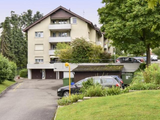 Grosse Wohnung mit schönem Balkon