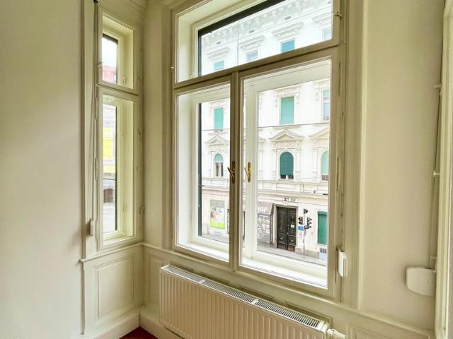 Große Wohnung nahe Dietrichsteinplatz mit Balkon Provisionsfrei!