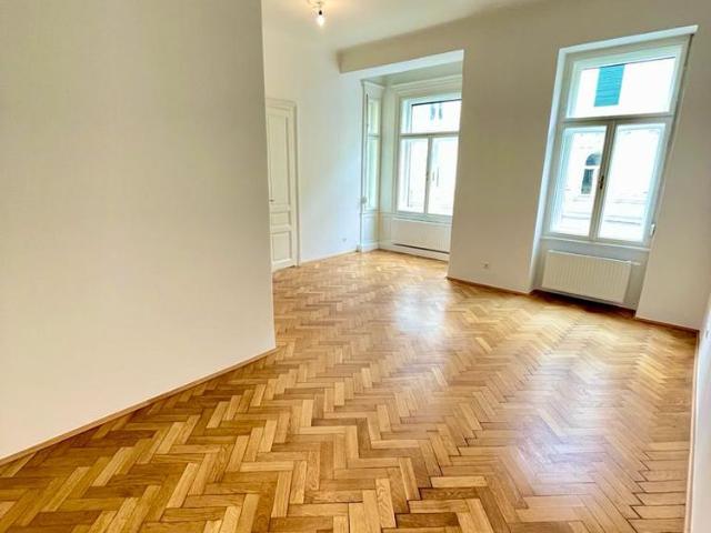 Große Wohnung nahe Dietrichsteinplatz mit Balkon Provisionsfrei!