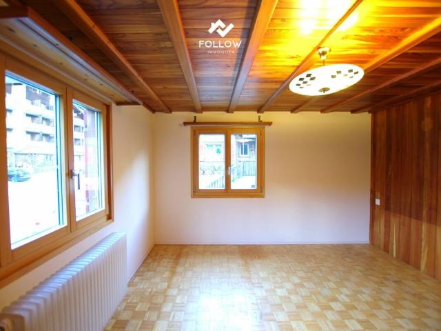 Grosse, teilrenovierte und familienfreundliche 4.5 Zimmer Wohnung mit Balkon und Gartenanteil im Dorfzentrum von Fiesch