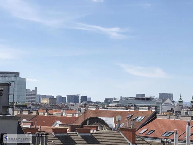 Große Terrasse mit Rundumblick und 3 Zimmer im obersten Stock eines renovierten Jugendstilhaus