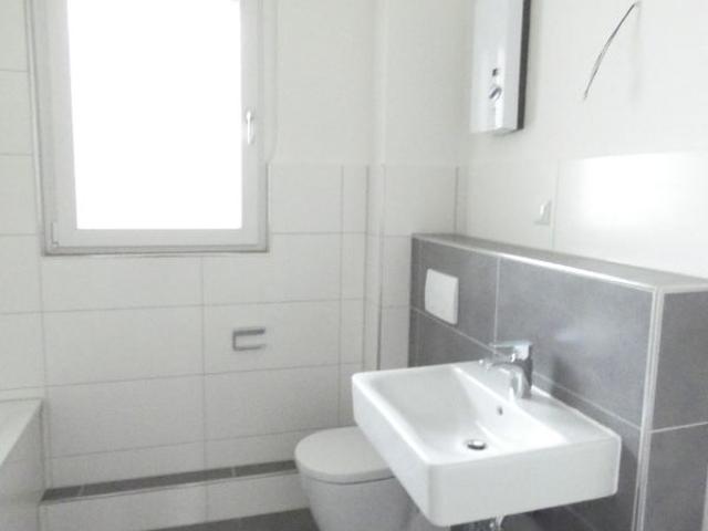 Große und moderne 3 Zi Wohnung mit zwei Loggien