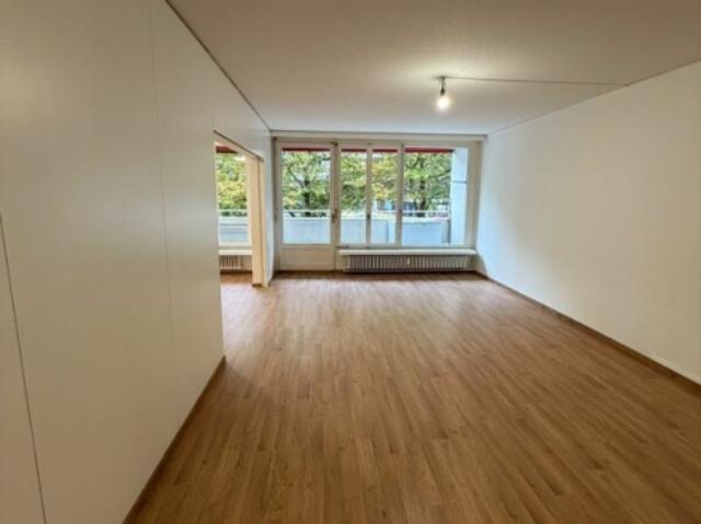 Grosse und moderne 2.5 Zimmerwohnung jetzt zu vermieten!