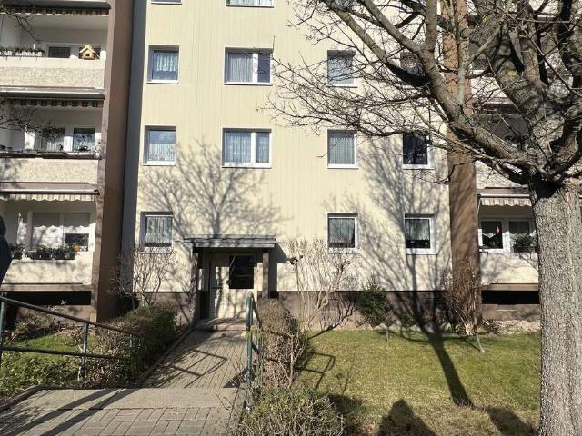 Große vermietete 4 Raumwohnung zum Verkauf