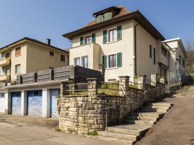 Grosse Villa, die für mehrere Projekte renoviert / umgebaut werden soll