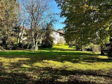 GROSSE VILLA MIT PARKGARTEN IM LUFTKURORT