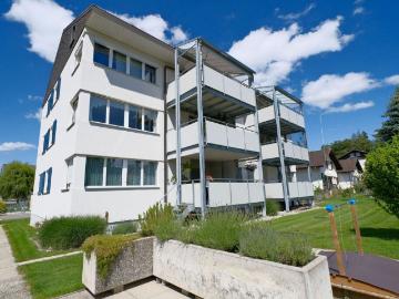 GROSSEN IMMOBILIEN 3.5 Zimmer Wohnung mit grossem Balkon und direktem Gartenzugang in Thierachern