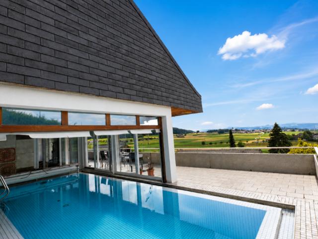GROSSEN IMMOBILIEN Freistehendes Einfamilienhaus mit einmaliger Weitsicht