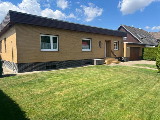 Großer Bungalow erweiterbar mit 1.160 qm Grundstück teilbar