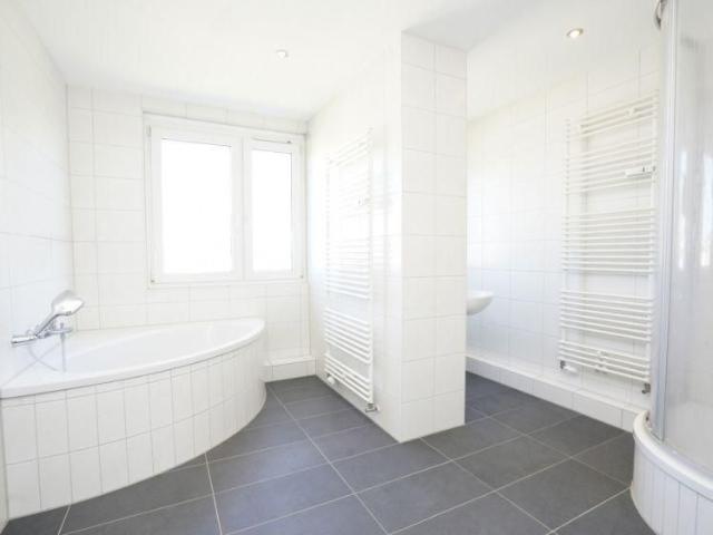 Großer Balkon / 2 Bäder