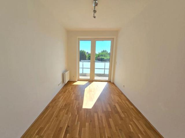 GROSSER BALKON TEILWEISE ÜBERDACHT * RUHELAGE * 2 GARAGEN PLÄTZE * VR RUNDGANG