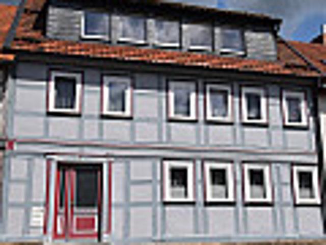 * * grosser Balkon, eigene Gastherme. * *