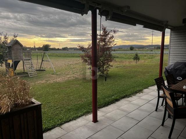 GROSSER GARTEN MIT UNVERBAUBAREM WEITBLICK