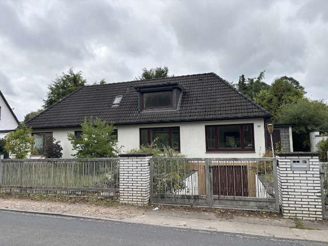 Großer Garten, neue Möglichkeiten – Haus mit Einliegerwohnung in Langenhorn