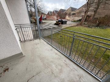 Großer und West Balkon / Laminat / sep. Küche u.v.m