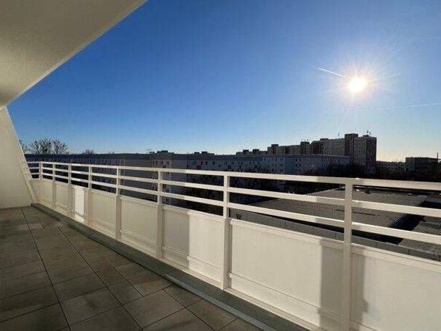 Großer West Balkon mit unverbautem Blick
