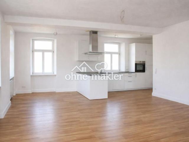 Großer Wohn Essbereich in charmanter Maisonette Wohnung