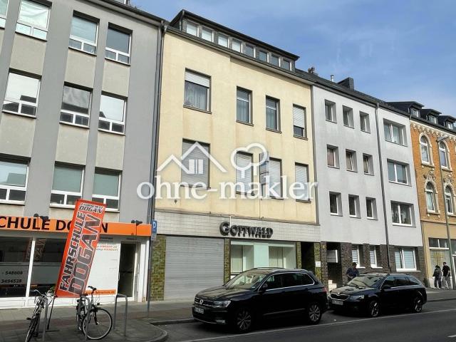 Großes Mehrfamilienhaus, 711 qm total, Neuss Furth mit Arztpraxis, Geschäftslokal, Werkstatt, Garten