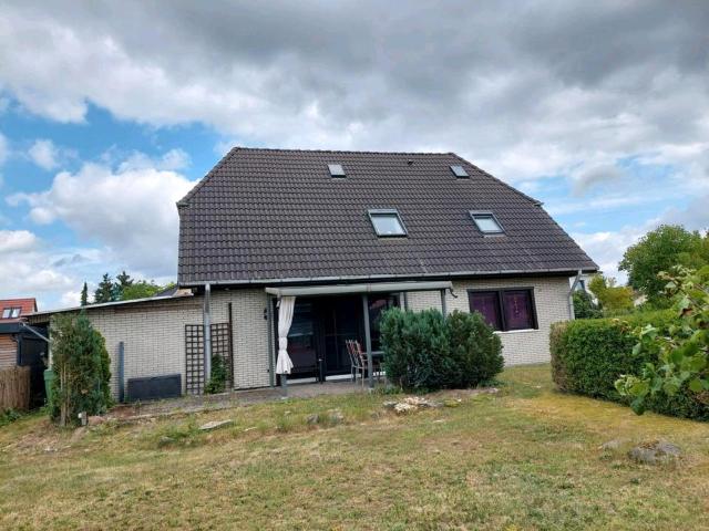 Großes Niedrigenergiehaus mit Einliegerwohnung in Panketal