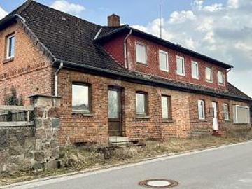 GROßES ANWESEN 3 BAUOPTIONEN IN BETZENDORF