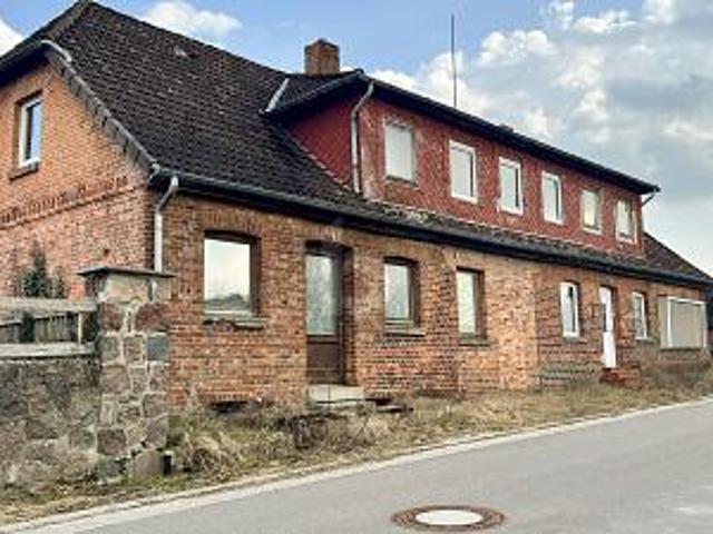 GROßES ANWESEN 3 BAUOPTIONEN IN BETZENDORF