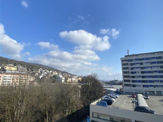 Grosses Büro in Neuchâtel / Arztpraxis