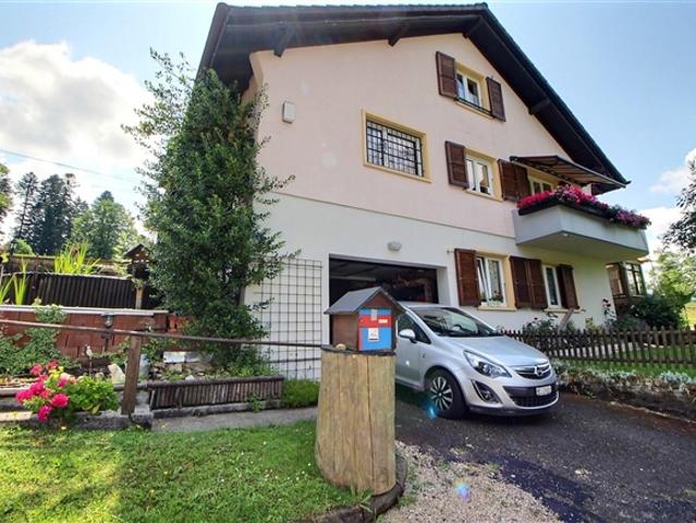 Großes Familienhaus mit einer belegten Lebensrente ohne auf 5 Jahre begrenzte Rente